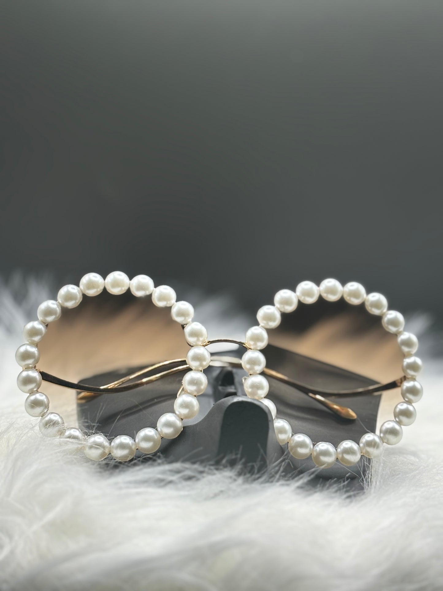 Oversized Pearl Frames