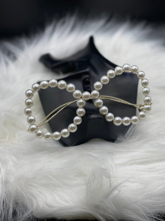 Oversized Pearl Frames